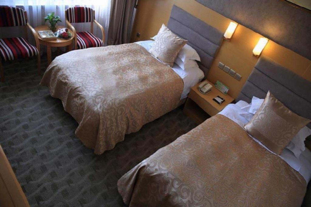 Qingdao Royal Garden Hotel Exterior photo