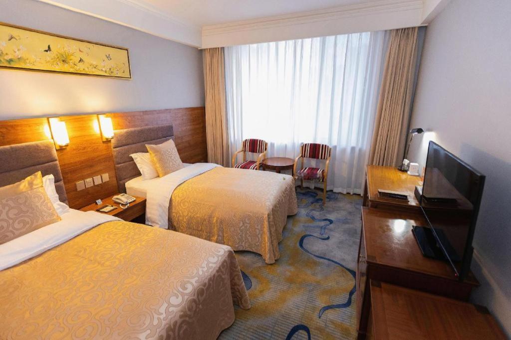 Qingdao Royal Garden Hotel Exterior photo