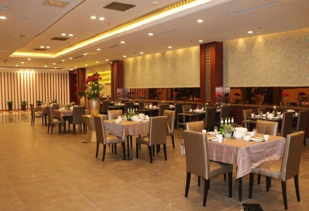 Qingdao Royal Garden Hotel Exterior photo